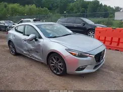 3MZBN1W30JM270472 2018 MAZDA 3