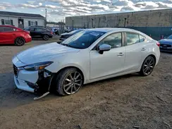 3MZBN1W30JM271296 2018 MAZDA 3
