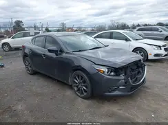 3MZBN1W31JM158330 2018 MAZDA 3