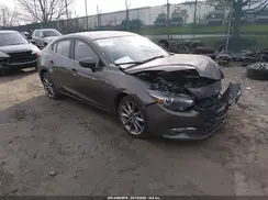 3MZBN1W31JM165794 2018 MAZDA 3