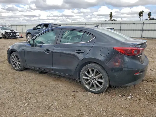 3MZBN1W31JM180134 2018 MAZDA 3 - Image 2