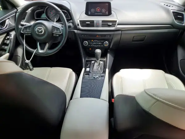 3MZBN1W31JM253213 2018 MAZDA 3 - Image 8