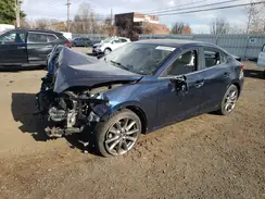 3MZBN1W31JM256516 2018 MAZDA 3
