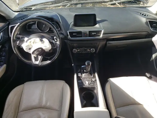 3MZBN1W31JM256516 2018 MAZDA 3 - Image 8