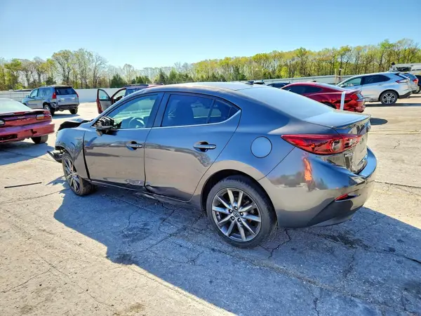 3MZBN1W31JM271565 2018 MAZDA 3 - Image 2