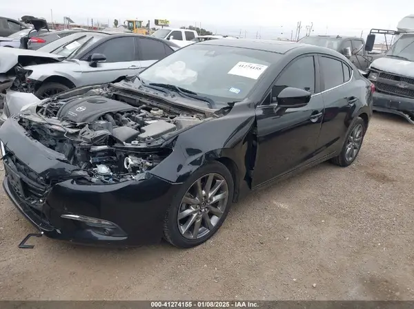 3MZBN1W32JM165822 2018 MAZDA 3 - Image 2