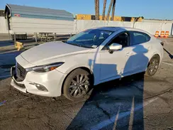3MZBN1W32JM173855 2018 MAZDA 3