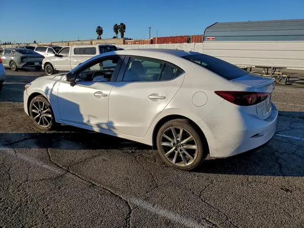 3MZBN1W32JM173855 2018 MAZDA 3 - Image 2
