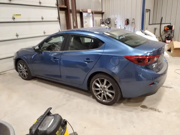 3MZBN1W32JM194074 2018 MAZDA 3 - Image 2