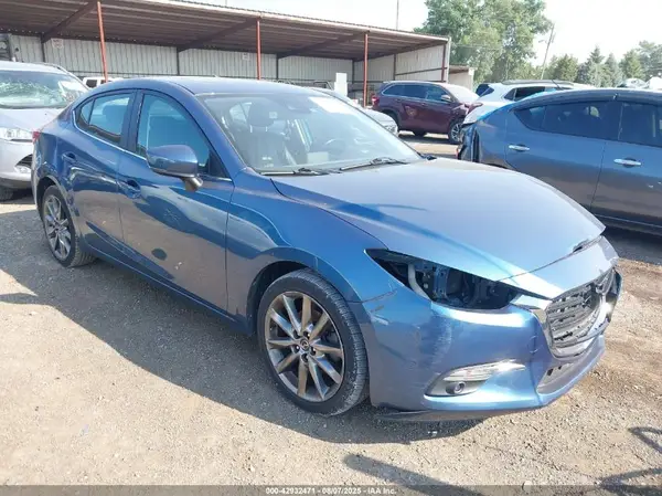 3MZBN1W32JM214565 2018 MAZDA 3 - Image 1