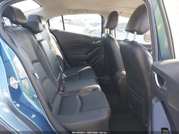 3MZBN1W32JM214565 2018 MAZDA 3 - Image 8