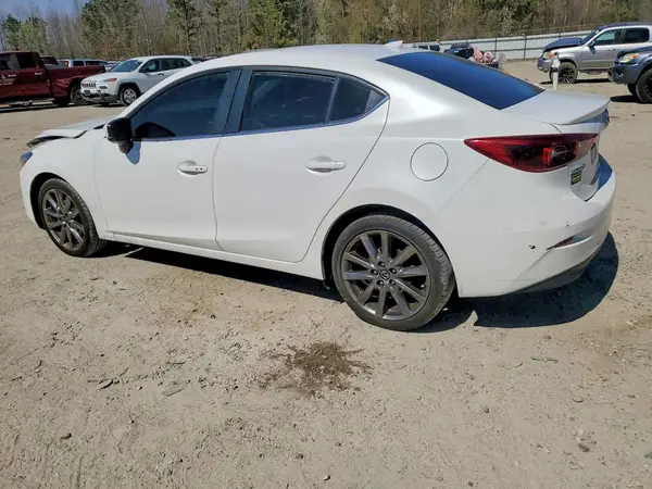 3MZBN1W32JM217272 2018 MAZDA 3 - Image 2