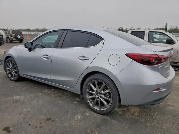 3MZBN1W32JM257688 2018 MAZDA 3 - Image 2