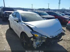 3MZBN1W33JM173105 2018 MAZDA 3