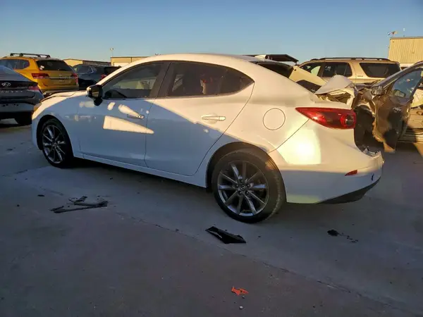 3MZBN1W33JM179924 2018 MAZDA 3 - Image 2