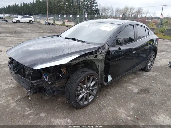 3MZBN1W33JM190874 2018 MAZDA 3 - Image 2