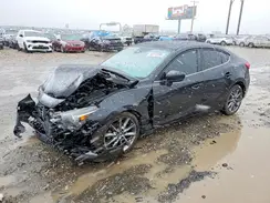 3MZBN1W33JM198800 2018 MAZDA 3