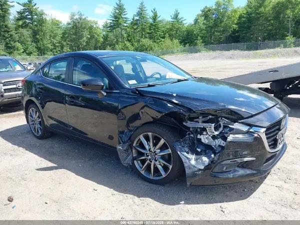 3MZBN1W33JM212369 2018 MAZDA 3 - Image 1