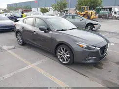 3MZBN1W33JM228426 2018 MAZDA 3