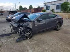 3MZBN1W33JM230077 2018 MAZDA 3
