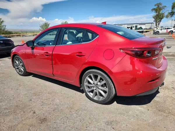 3MZBN1W33JM255822 2018 MAZDA 3 - Image 2