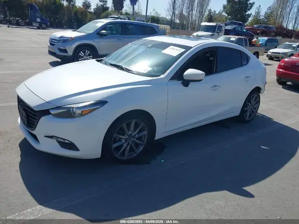 3MZBN1W34JM163313 2018 MAZDA 3 - Image 2