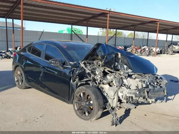 3MZBN1W34JM185697 2018 MAZDA 3