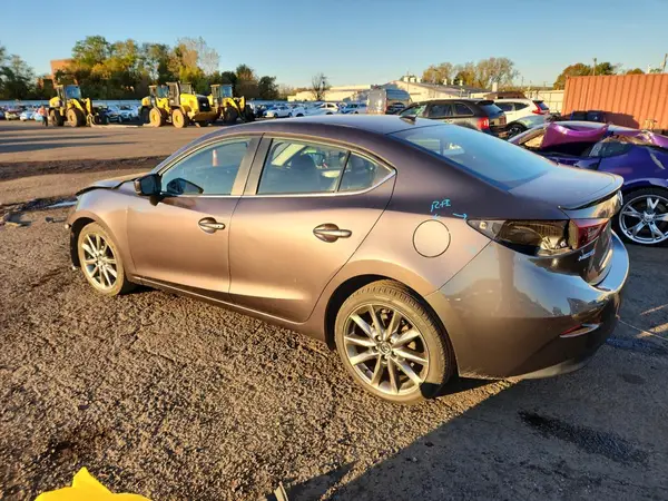 3MZBN1W34JM211974 2018 MAZDA 3 - Image 2