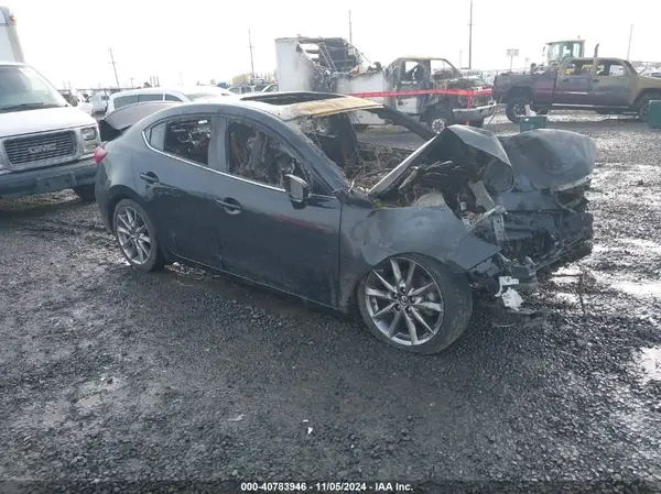 3MZBN1W35JM159044 2018 MAZDA 3 - Image 1