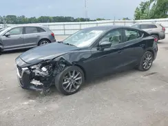 3MZBN1W35JM160811 2018 MAZDA 3