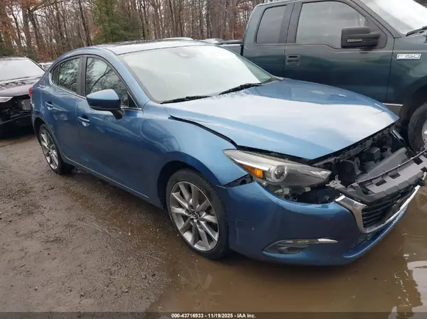 3MZBN1W35JM181240 2018 MAZDA 3 - Image 1