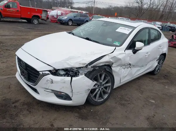 3MZBN1W35JM201728 2018 MAZDA 3 - Image 2