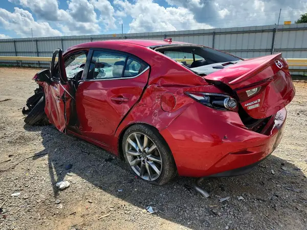 3MZBN1W35JM226483 2018 MAZDA 3 - Image 2