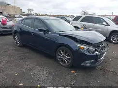 3MZBN1W35JM250766 2018 MAZDA 3