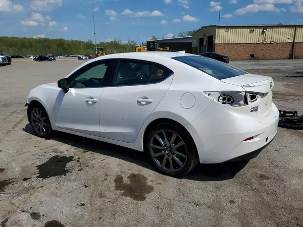 3MZBN1W36JM158761 2018 MAZDA 3 - Image 2