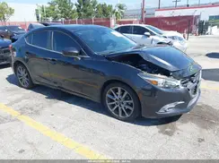 3MZBN1W36JM185796 2018 MAZDA 3