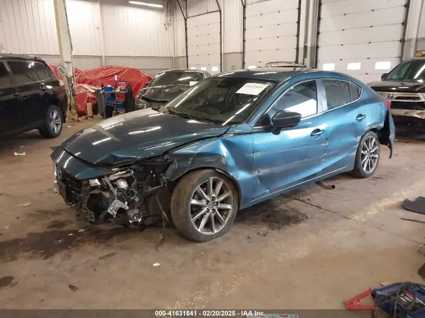 3MZBN1W36JM201060 2018 MAZDA 3 - Image 2