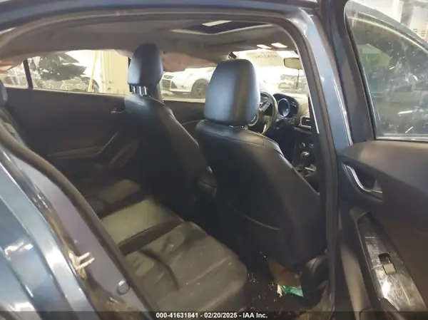 3MZBN1W36JM201060 2018 MAZDA 3 - Image 8
