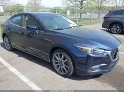 3MZBN1W36JM213063 2018 MAZDA 3