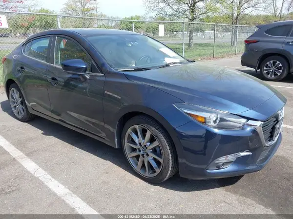 3MZBN1W36JM213063 2018 MAZDA 3 - Image 1