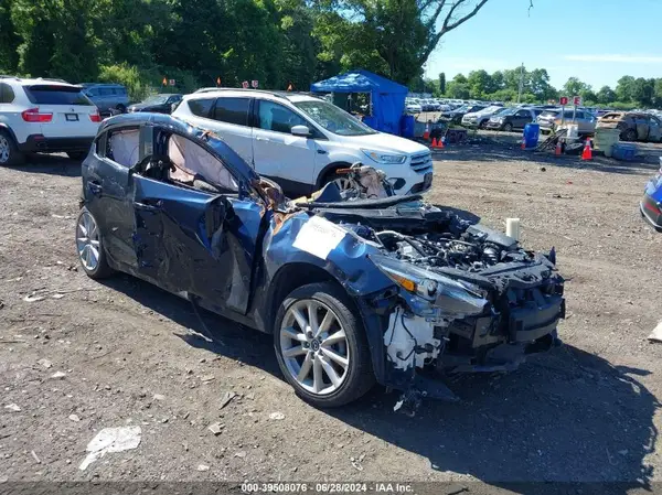 3MZBN1W36JM256141 2018 MAZDA 3 - Image 1