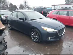 3MZBN1W36JM257189 2018 MAZDA 3