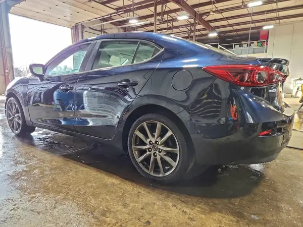 3MZBN1W36JM258696 2018 MAZDA 3 - Image 2