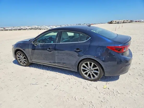3MZBN1W37JM175634 2018 MAZDA 3 - Image 2