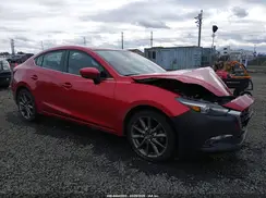 3MZBN1W37JM275023 2018 MAZDA 3