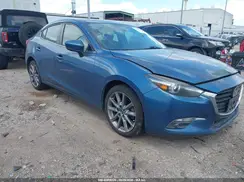 3MZBN1W38JM166327 2018 MAZDA 3