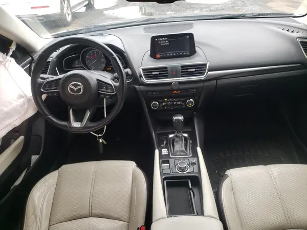 3MZBN1W38JM180390 2018 MAZDA 3 - Image 8