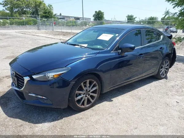 3MZBN1W38JM188702 2018 MAZDA 3 - Image 2