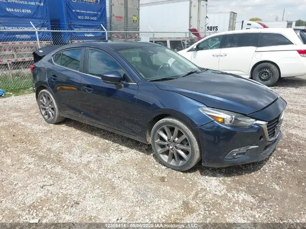 3MZBN1W38JM194046 2018 MAZDA 3 - Image 1
