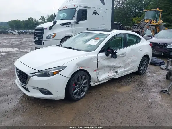 3MZBN1W39JM171908 2018 MAZDA 3 - Image 2